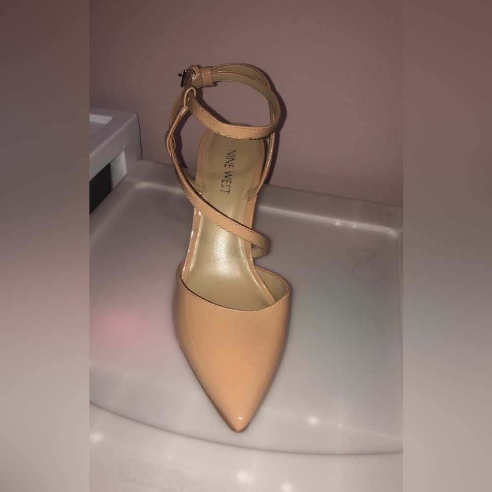 Nine West nude heels size 7.5